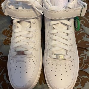 Nike Air Force 1 Mid 07 White - Size Men’s 7/Women’s 8.5